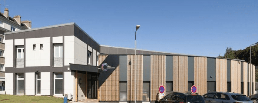 bâtiment-extérieur-restructuration-pôle-Santé